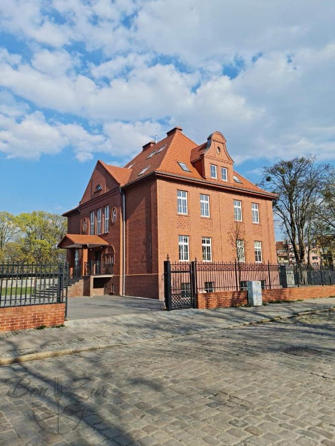 Hotel Bon Zur Brieg Exterior foto